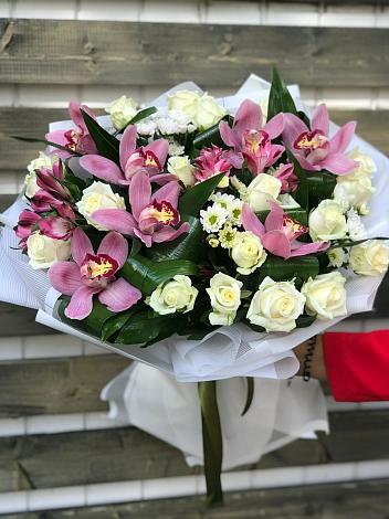 Букет цветов из: Розы и Хризантемы в Высокая Гора Татарстан