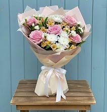 Букет цветов из:  Гвоздики, Орхидеи и Розы #REPLACE_PRED# Высокая Гора Татарстан