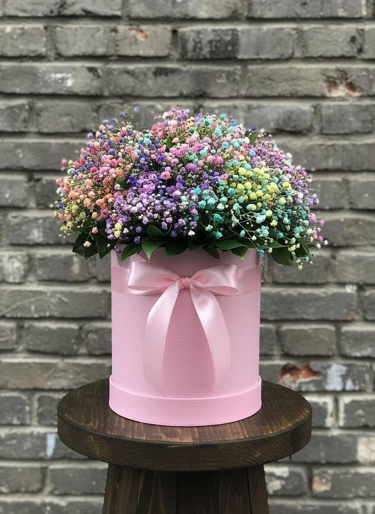 Цветочная композиция из Гипсофила и Розы в шляпной коробке в Высокая Гора Татарстан