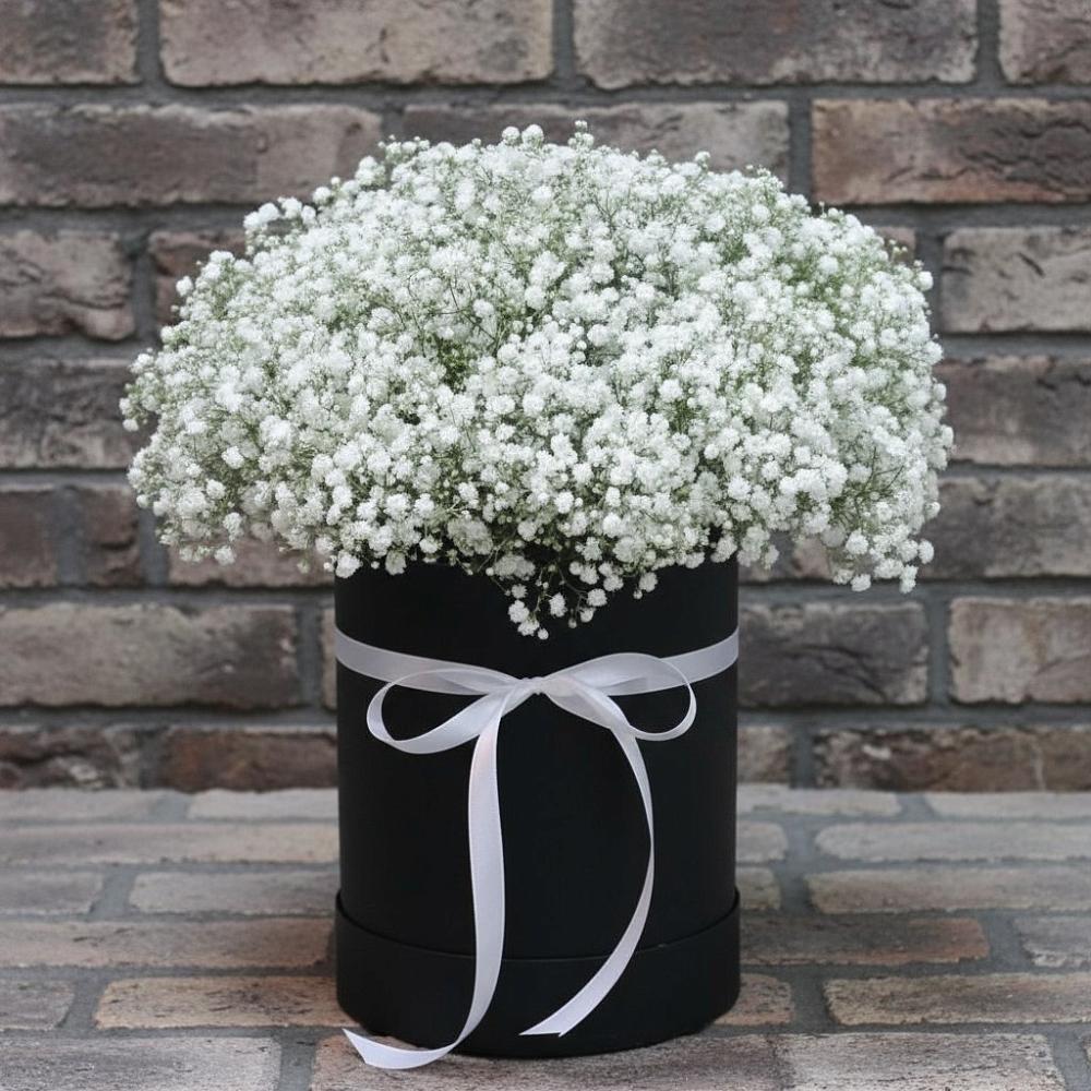 Цветочная композиция из Гипсофила в шляпной коробке в Высокая Гора Татарстан