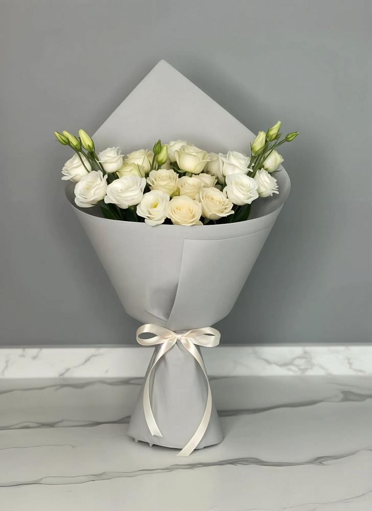 Букет цветов из: Розы и Лизиантусы в Высокая Гора Татарстан