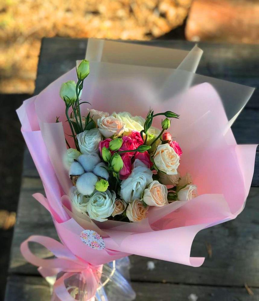 Букет цветов из: Розы и Лизиантусы в Высокая Гора Татарстан