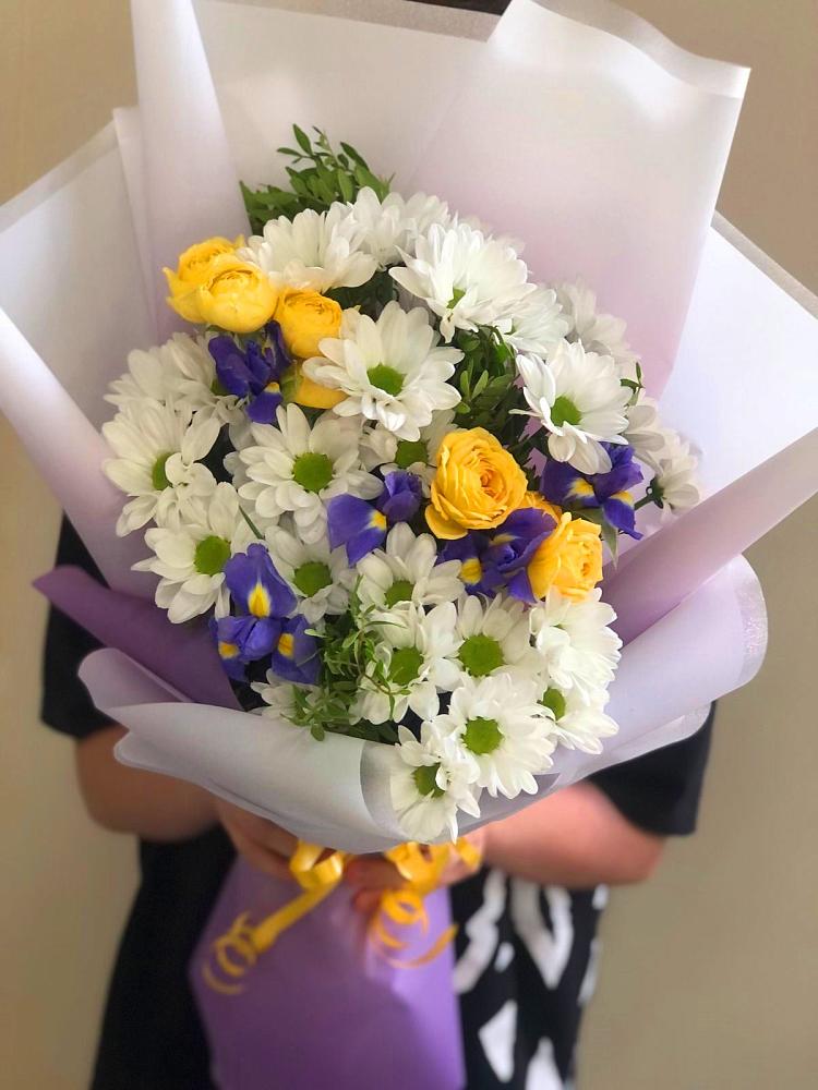 Букет цветов из: Ирисы, Хризантемы и Розы в Высокая Гора Татарстан