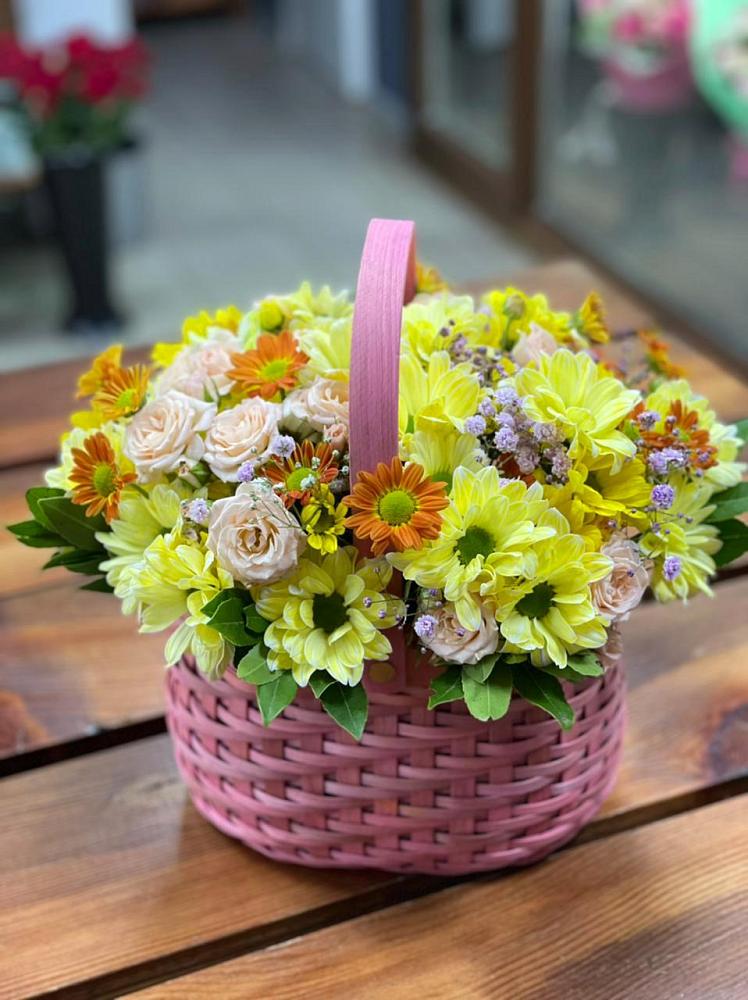 Цветочная композиция из Хризантемы и Розы в корзине в Высокая Гора Татарстан