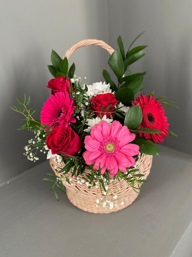 Цветочная композиция из Розы, Хризантемы и Герберы в корзине в Высокая Гора Татарстан